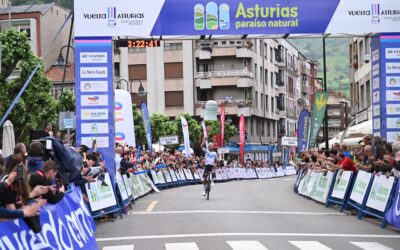 Nairo Quintanaconquista Pola de Lena y se coloca líder de la Vuelta a Asturias